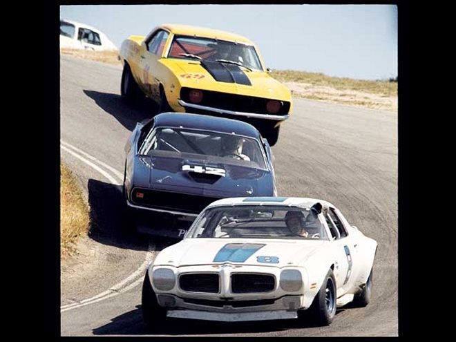 0411_08z-trans_am_race-group_shot_front_view